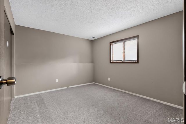 15553 95th Avenue, Florissant, MO 63034
