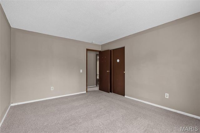 15553 95th Avenue, Florissant, MO 63034