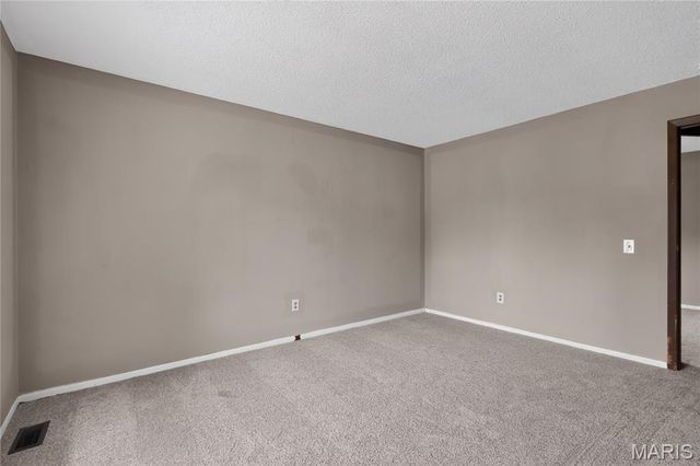 15553 95th Avenue, Florissant, MO 63034