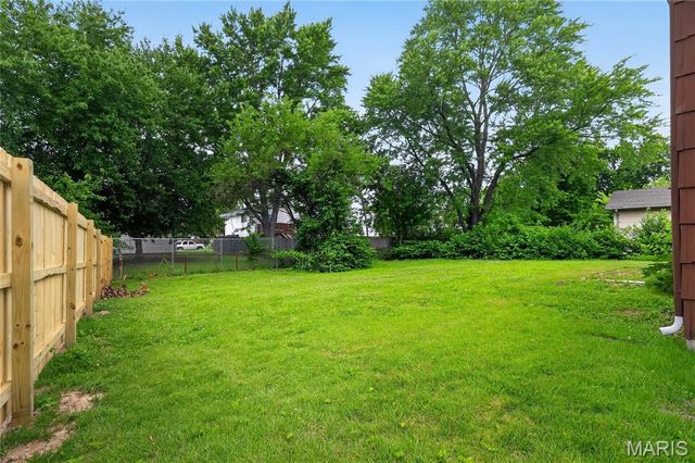 15553 95th Avenue, Florissant, MO 63034