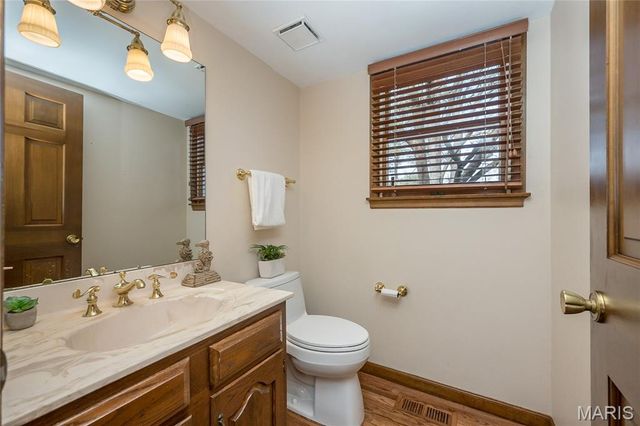 16401 Wilson Farm Drive, Chesterfield, MO 63005