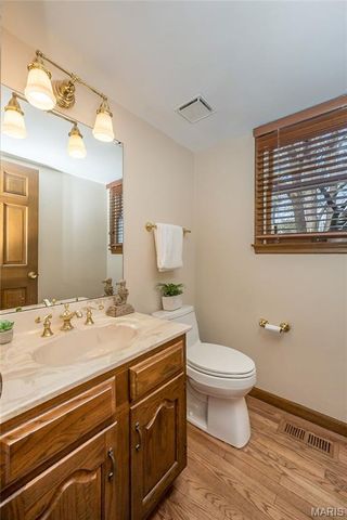 16401 Wilson Farm Drive, Chesterfield, MO 63005