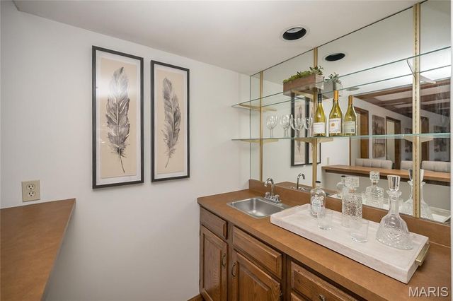 16401 Wilson Farm Drive, Chesterfield, MO 63005