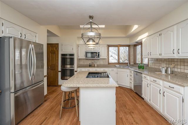 16401 Wilson Farm Drive, Chesterfield, MO 63005