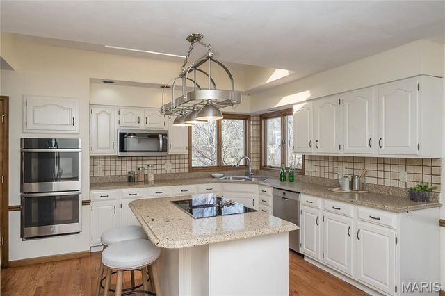 16401 Wilson Farm Drive, Chesterfield, MO 63005