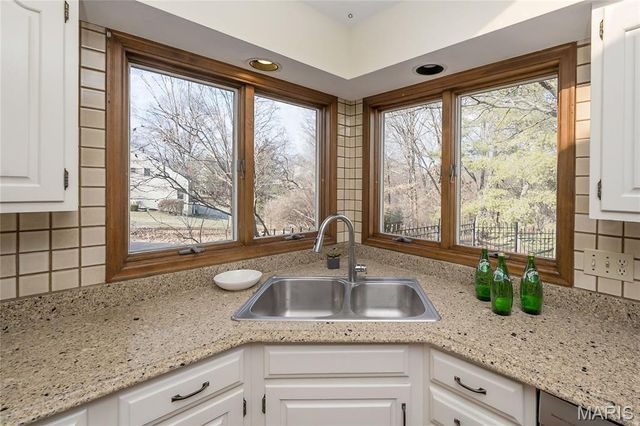 16401 Wilson Farm Drive, Chesterfield, MO 63005