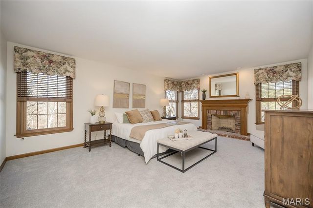 16401 Wilson Farm Drive, Chesterfield, MO 63005