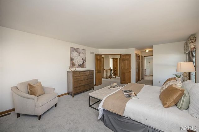 16401 Wilson Farm Drive, Chesterfield, MO 63005