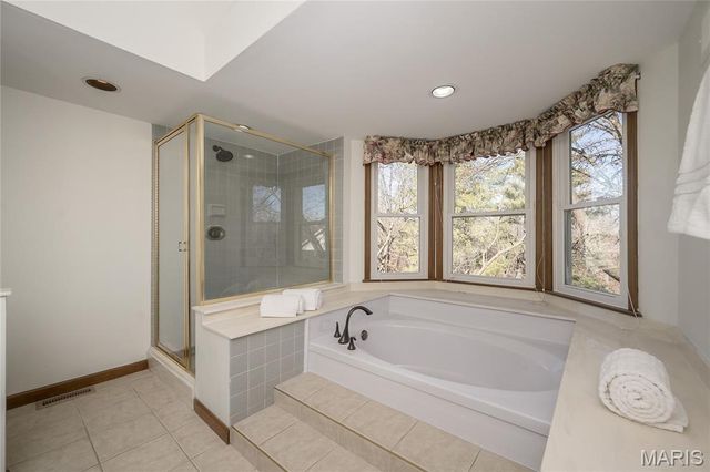 16401 Wilson Farm Drive, Chesterfield, MO 63005