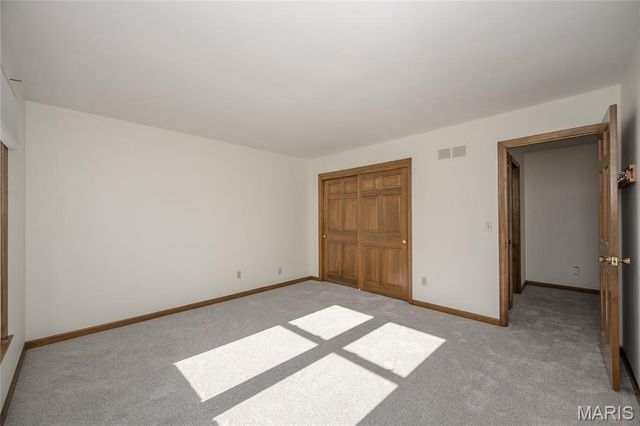 16401 Wilson Farm Drive, Chesterfield, MO 63005