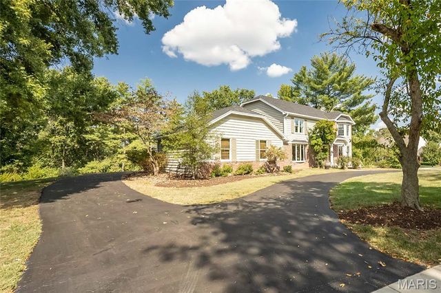 16401 Wilson Farm Drive, Chesterfield, MO 63005