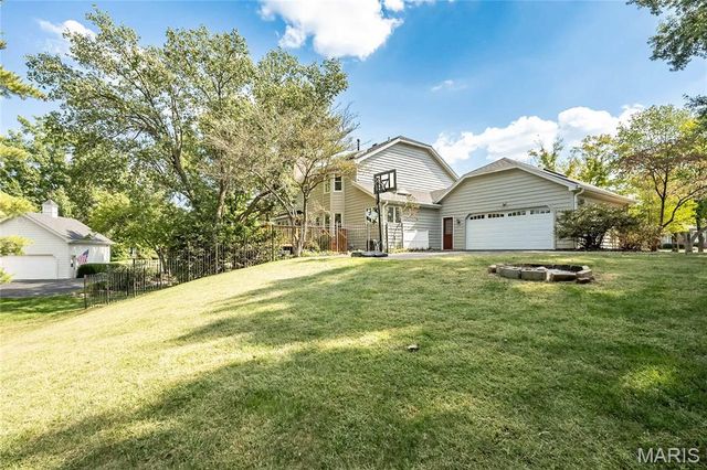 16401 Wilson Farm Drive, Chesterfield, MO 63005