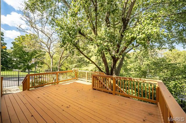 16401 Wilson Farm Drive, Chesterfield, MO 63005