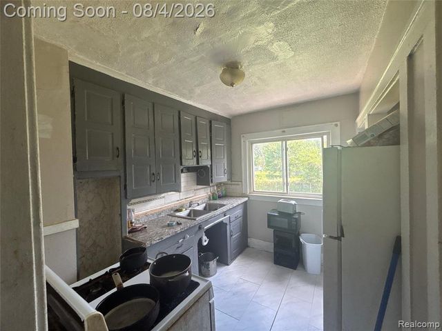 8210 Decatur Street, Detroit, MI 48228