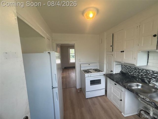 8210 Decatur Street, Detroit, MI 48228