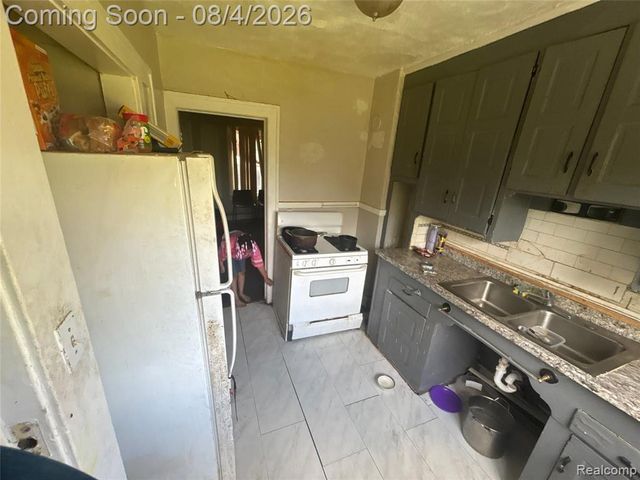 8210 Decatur Street, Detroit, MI 48228