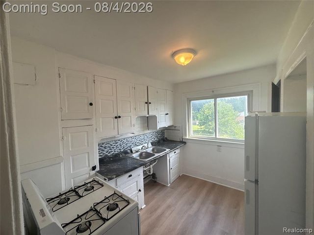 8210 Decatur Street, Detroit, MI 48228