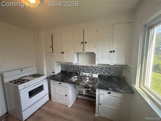 8210 Decatur Street, Detroit, MI 48228
