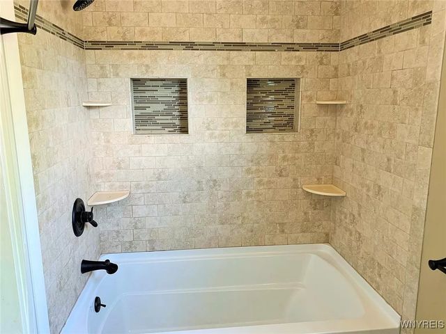 123 Ava Lane, Amherst, NY 14221