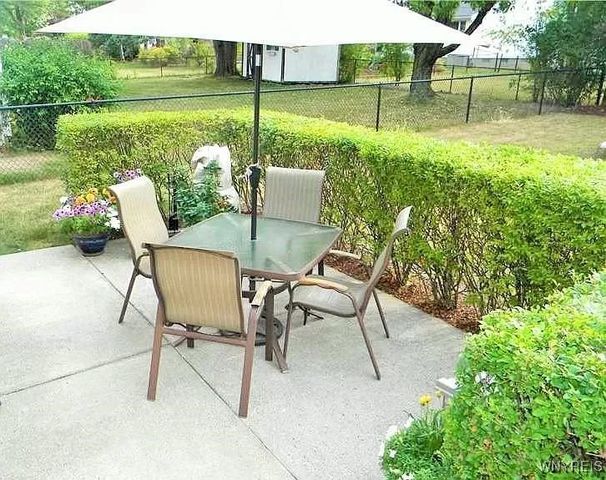 123 Ava Lane, Amherst, NY 14221