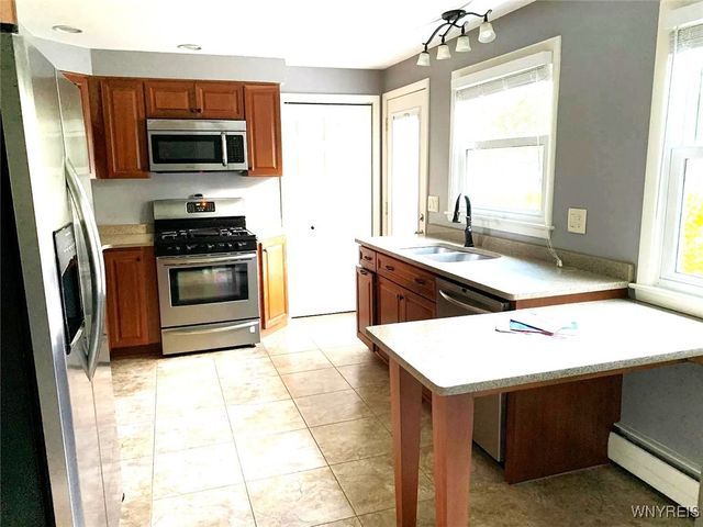 123 Ava Lane, Amherst, NY 14221