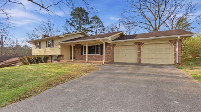1304 Highcrest Drive, Hixson, TN 37343