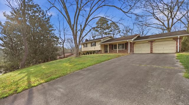 1304 Highcrest Drive, Hixson, TN 37343