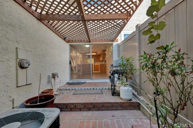 10121 Larwin Avenue 3, Chatsworth, CA 91311