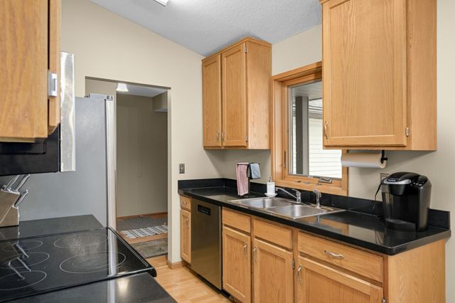 9482 Niagara Lane N, Maple Grove, MN 55369