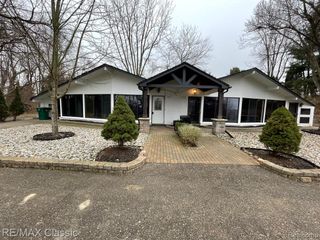 4211 Flint Road, Brighton, MI 48116