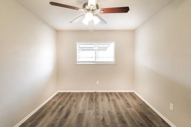 9938 Shell Rock Road, La Porte, TX 77571