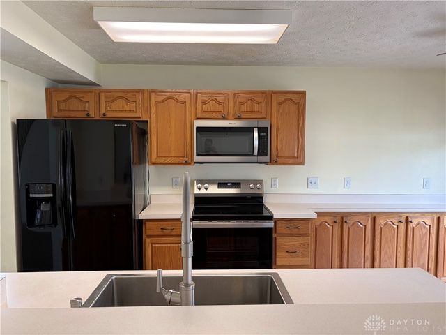 6309 Ashley Meadows Court, Huber Heights, OH 45424