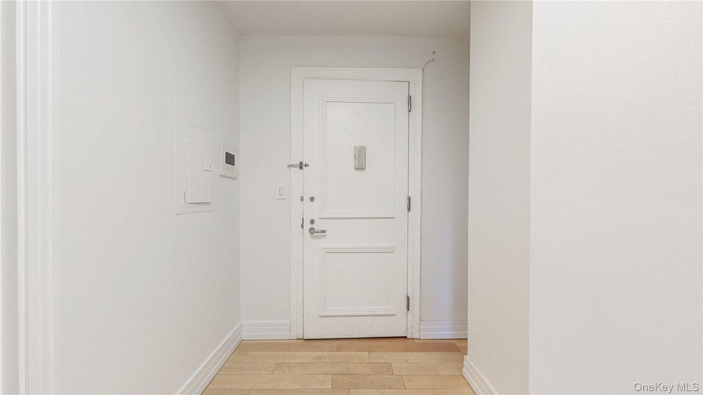 64-05 Yellowstone Boulevard 409S, Forest Hills, NY 11279 — photo 2