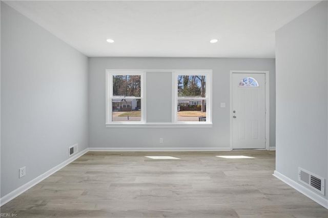 404 Felton RD, Portsmouth, VA 23701