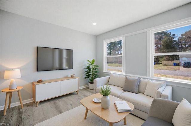 404 Felton RD, Portsmouth, VA 23701