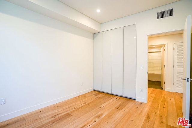 938 S ORANGE GROVE Avenue 201, Los Angeles, CA 90036