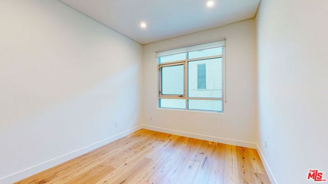 938 S ORANGE GROVE Avenue 201, Los Angeles, CA 90036