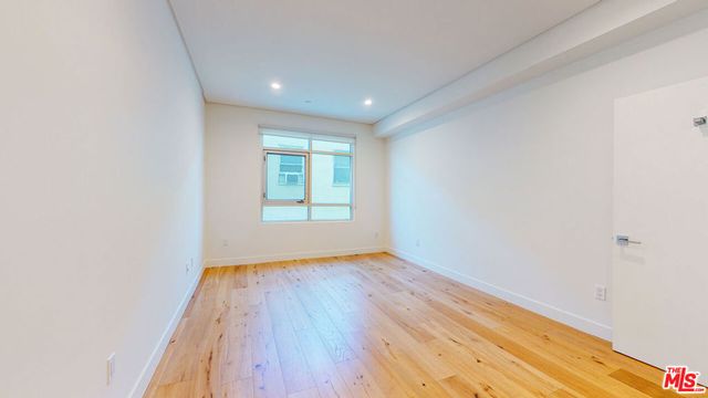 938 S ORANGE GROVE Avenue 201, Los Angeles, CA 90036
