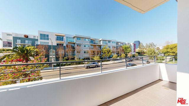 938 S ORANGE GROVE Avenue 201, Los Angeles, CA 90036