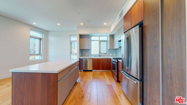 938 S ORANGE GROVE Avenue 201, Los Angeles, CA 90036