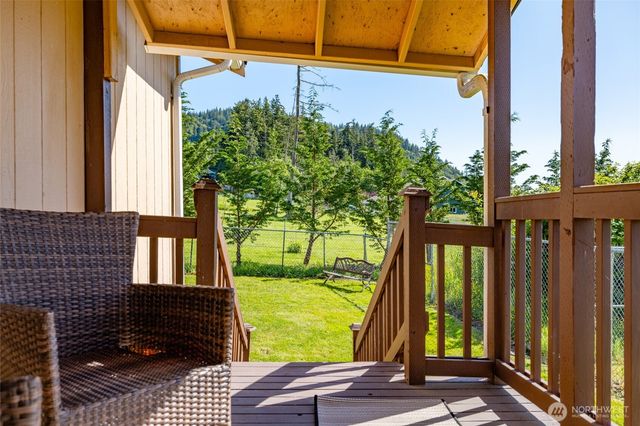 1803 S 30th Street, Mount Vernon, WA 98274