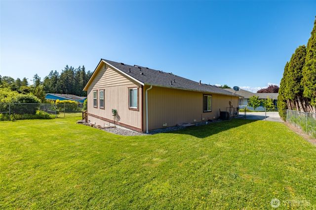 1803 S 30th Street, Mount Vernon, WA 98274