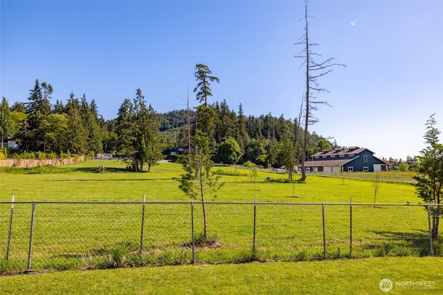 1803 S 30th Street, Mount Vernon, WA 98274