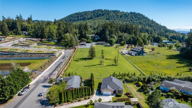 1803 S 30th Street, Mount Vernon, WA 98274