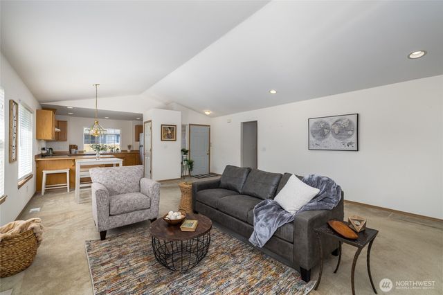 1803 S 30th Street, Mount Vernon, WA 98274
