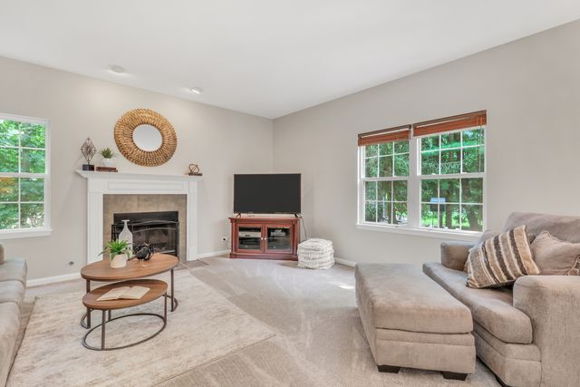 744 Strawberry Fields, Gurnee, IL 60031