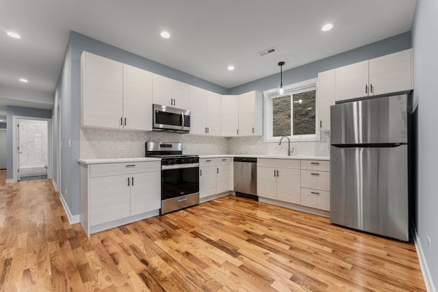 3029 W Washington Boulevard, Chicago, IL 60612