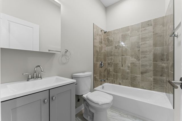 3029 W Washington Boulevard, Chicago, IL 60612