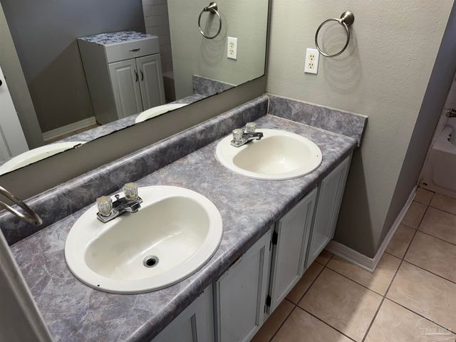 9184 Arand Dr, Pensacola, FL 32514