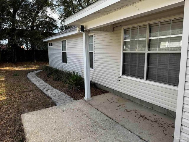 9184 Arand Dr, Pensacola, FL 32514